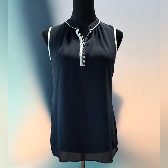 Banana Republic Black Sleeveless Buttoned Blouse - Picture 1 of 4